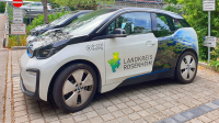 E-Carsharing in Stadt und Landkreis Rosenheim: BMW i3 am Landratsamt Rosenheim. Foto: Olaf Konstantin Krueger